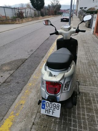 Scooter Cooltra City 125 Plata