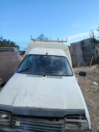 2 Citroën C15 (1 averiada)