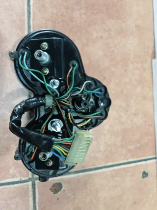 Cuentakilómetros Honda NS125F