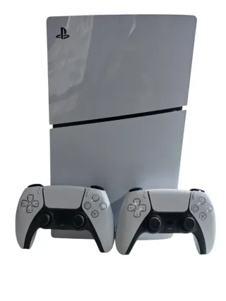PlayStation 5 Slim con 2 mandos