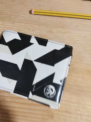 Portafoglio Diesel con Design Geometrico