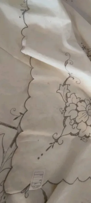 Tovaglia rettangolare da 12 ricamata a mano