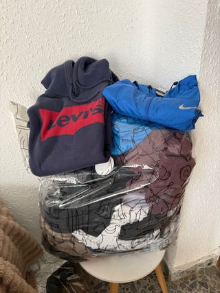 Bolsa con Ropa de Hombre Talla M/L