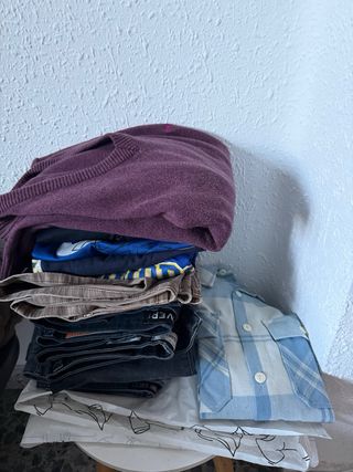 Bolsa con Ropa de Hombre Talla M/L