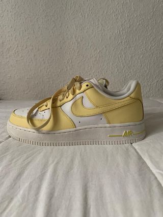 Nike Air Force 1 Soft Yellow