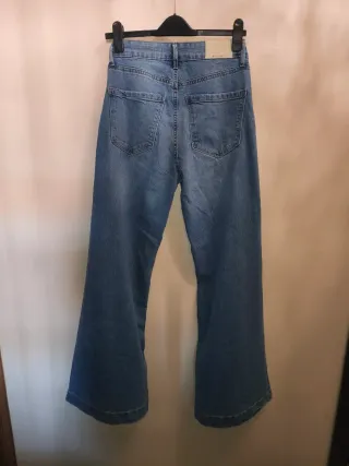 Stradivarius Jeans Talla 38 Pierna Ancha Azul