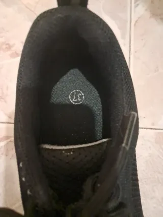 Zapatos de trabajo negros con punta de hierro