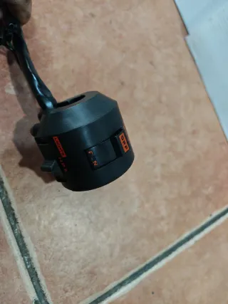 Interruptor derecho Honda NS125F