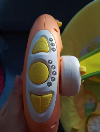 Mecedora musical para bebé