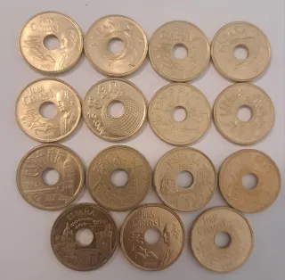 Set completo di monete da 25 pesetas con foro