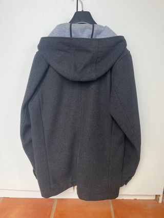 Abrigo Pull and Bear gris