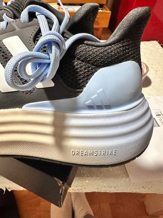 Zapatillas Adidas grises y azules