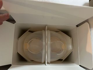 Sacaleches Medela Freestyle Hands Free y 3 botes