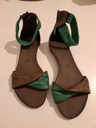 Ciabattina marrone e verde in pelle