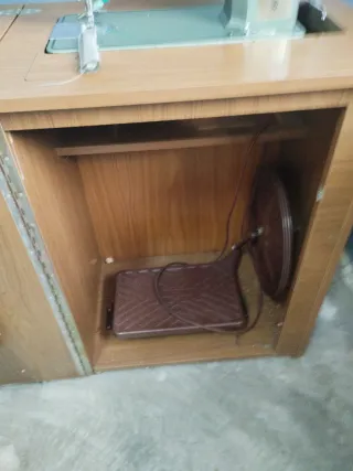 Máquina de coser Refrey