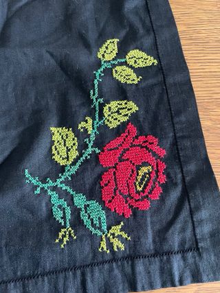 Mandil Regional Bordado Flores