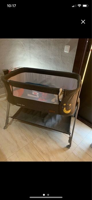 Minicuna con cambiador y ruedas uso 9 meses