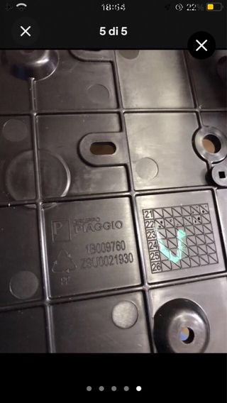 Piaggio 1B009760 Porta targa con catarifrangenti