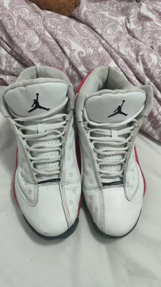 Zapatillas Jordan Blancas y Rojas