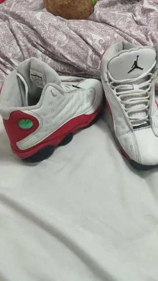 Zapatillas Jordan Blancas y Rojas