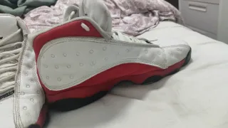 Zapatillas Jordan Blancas y Rojas