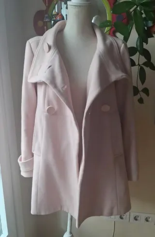 Abrigo rosa doble botonadura