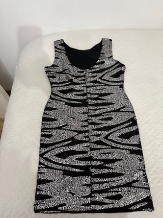 Vestido brillante negro y plateado