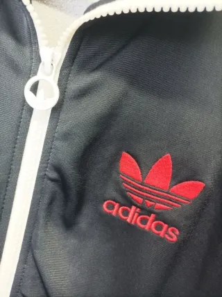 Chaqueta Adidas SST Negra Roja Blanca Trefoil