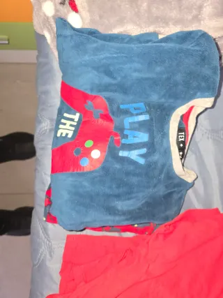 Lote Ropa Niños 3 a 5 años Pijama y Chaqueta