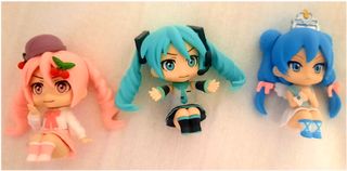 3 Figuras Hatsune Miku Sentada