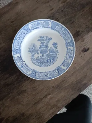Plato decorativo azul y blanco GV Segovia