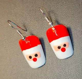Pendientes artesanales a partir de uñas sintética