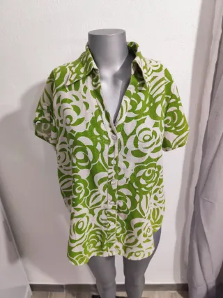Camisa estampada floral talla M