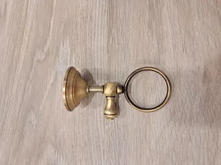 Soporte para dosificador de jabón en bronce