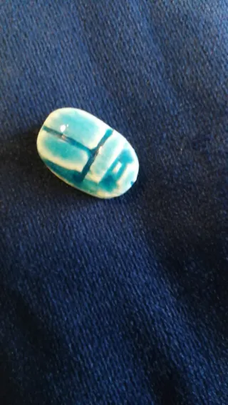 Gargantilla de plata con colgantes.