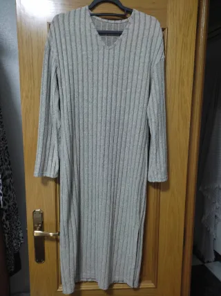 Vestido largo beige de canalé