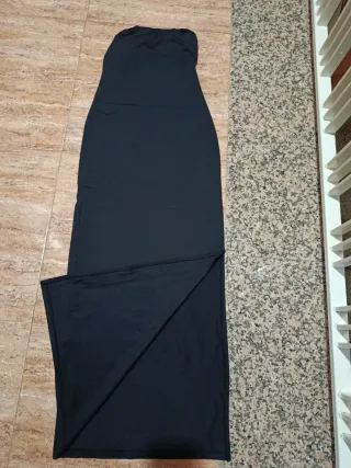 Vestido largo negro sin tirantes