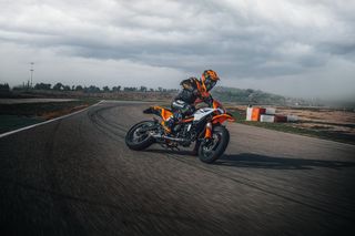 KTM 390 SMC R 2025