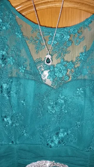 Vestido largo encaje verde azulado