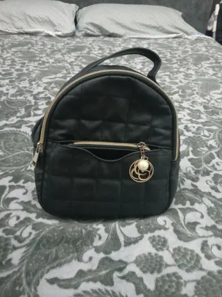 Zainetto trapuntato con ciondolo