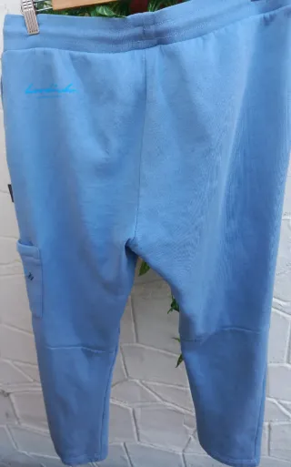 Conjunto Pantalón y camiseta marca Hoodrich