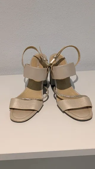 Sandalias Geox Doradas T37 Tacón Ancho