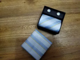 Corbata y Gemelos