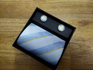 Corbata y Gemelos