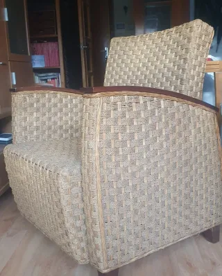 Poltrona esclusiva di design in rattan e mogano