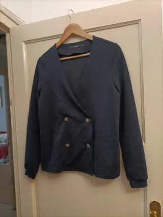 Americana azul cruzada