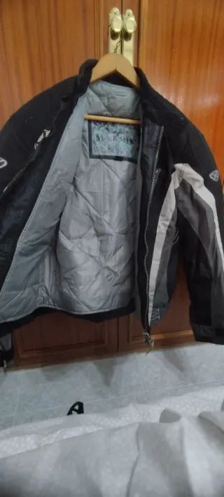 Chaqueta de moto IXON negra
