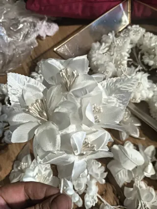 Flores de tela para tocados