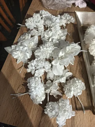 Flores de tela para tocados