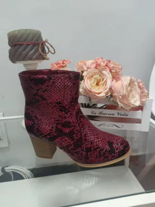 Botín tacón efecto piel pitón